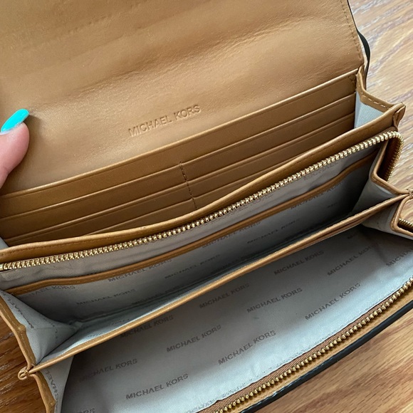 MK snap Wallet - Picture 8 of 15